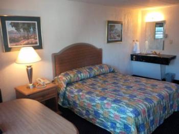 Pink Fountain Motor Inn