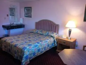 Pink Fountain Motor Inn Main image